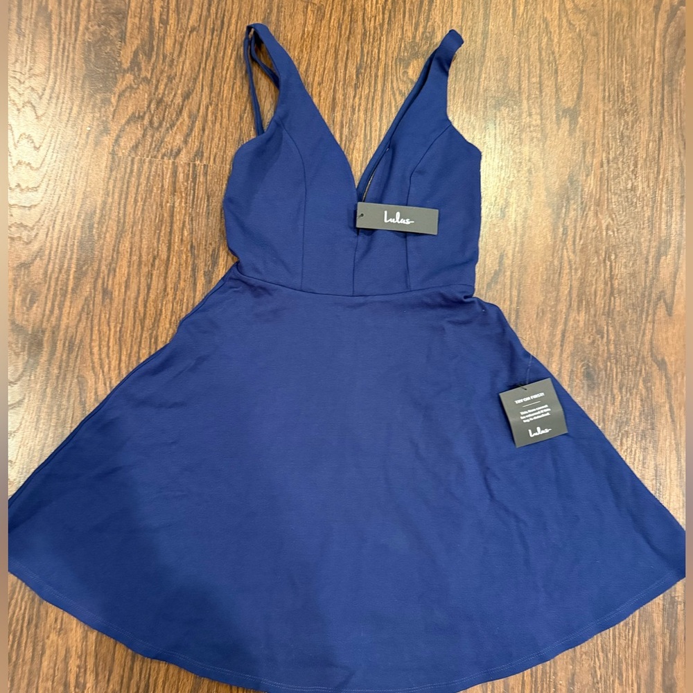 Lulu’s navy blue dress